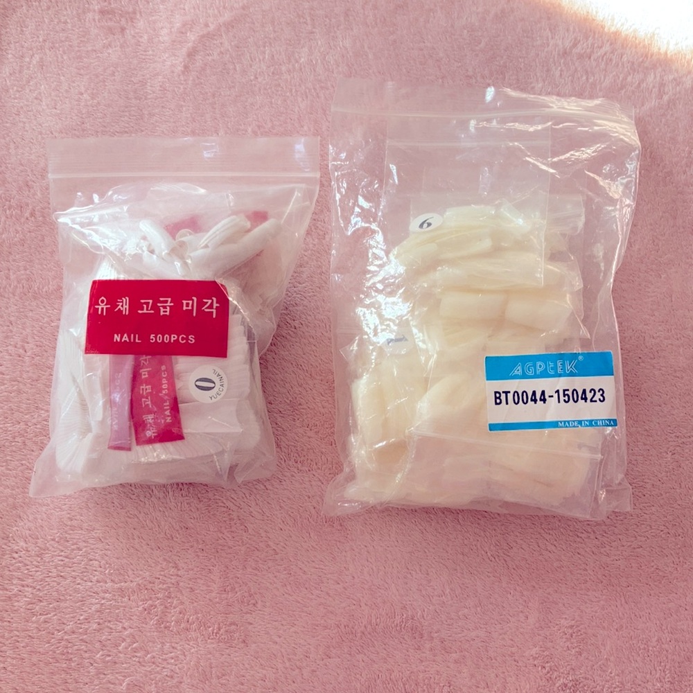 700 (Approx.) White & Clear Fake Nail Tips